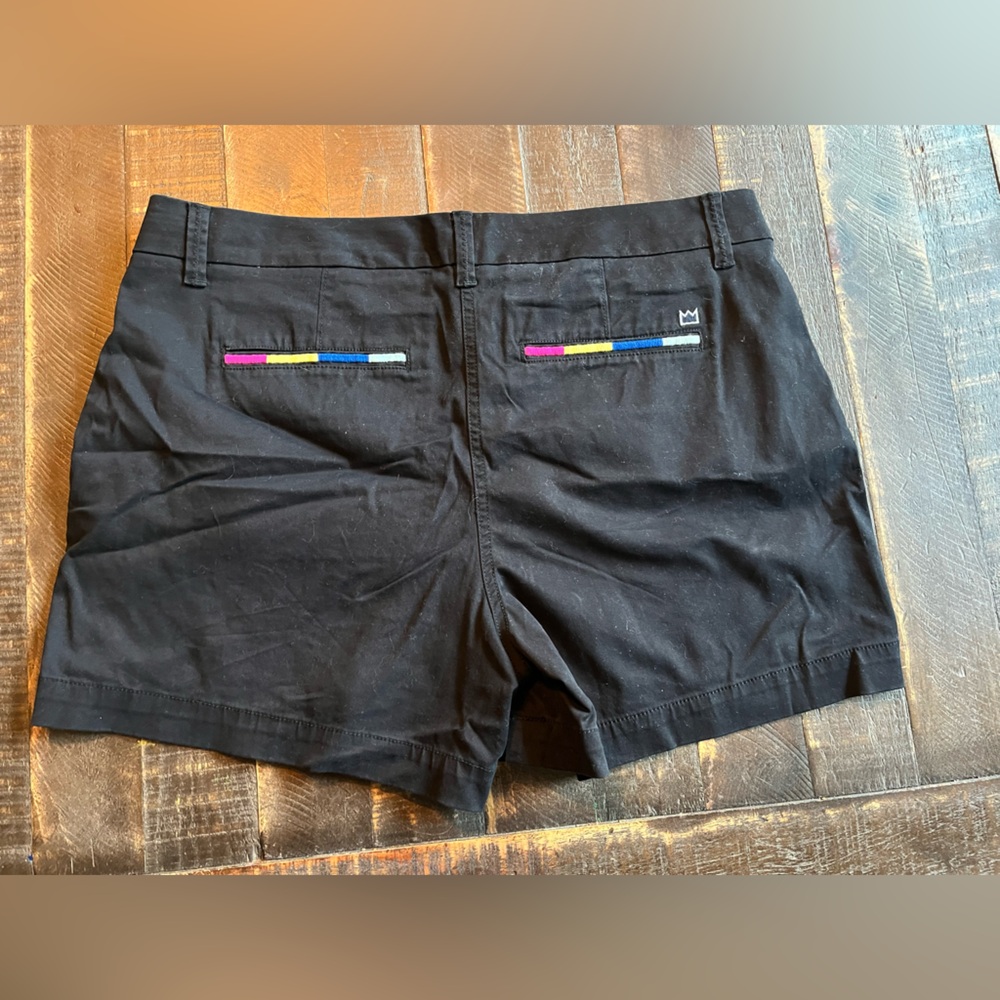 crown & ivy Black Flat-Front Shorts with Color-Block Pocket Trim